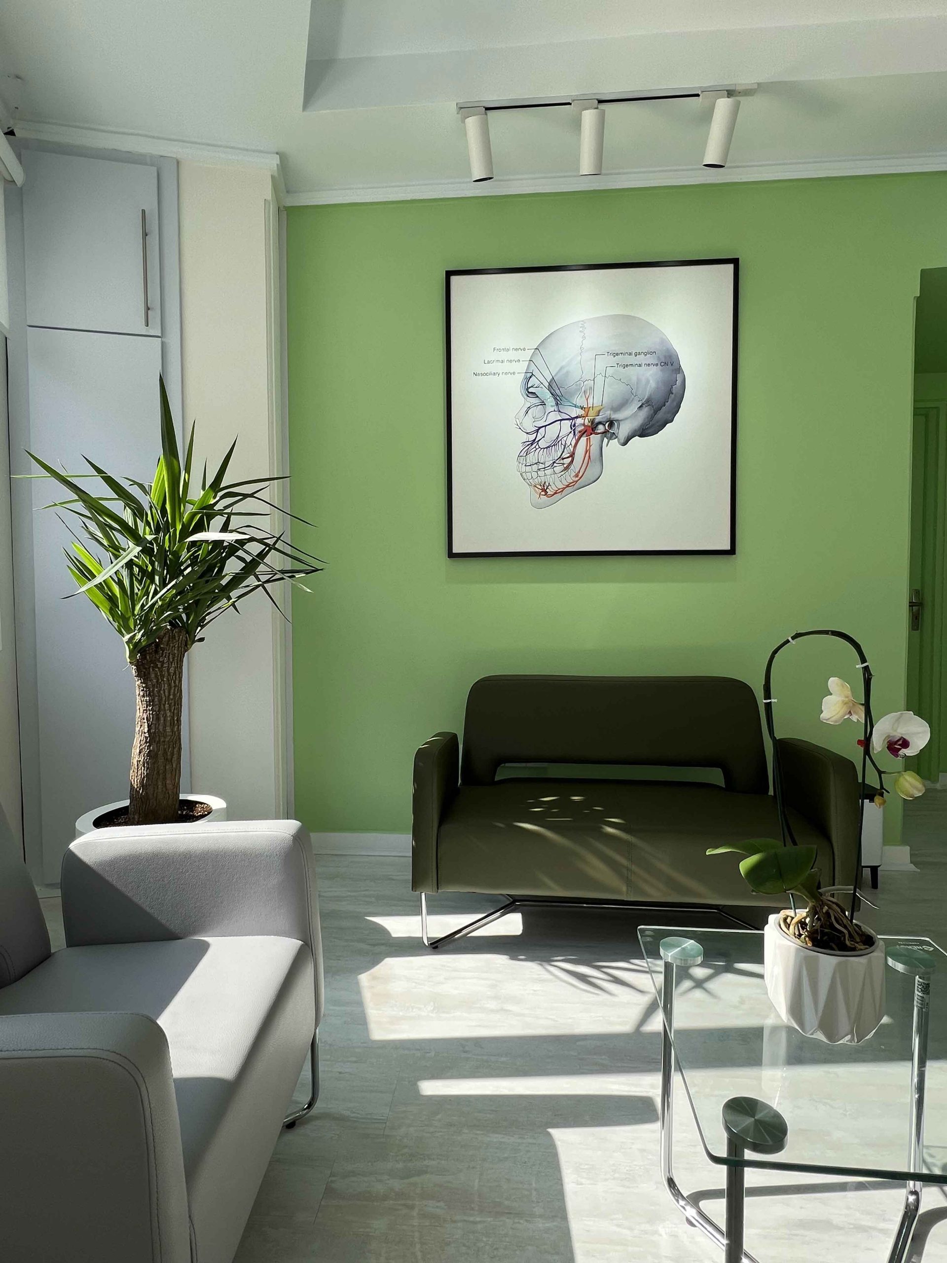 کلینیک دکتر نکوئیان